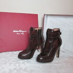 Salvatore Ferragamo booties size 7